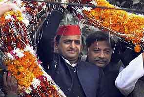 Positive thinking CM, Promises bright future to UP